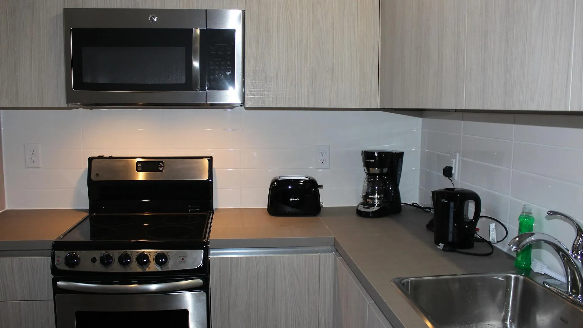 Apartment Atlas Suites- Furnished Apartments-College Street, Toronto